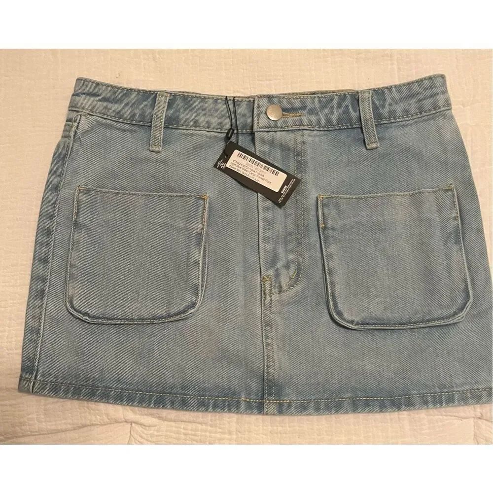 PrettyLittleThing Light Blue Front Pocket Cargo Micro Mini Denim Skirt NEW NWT